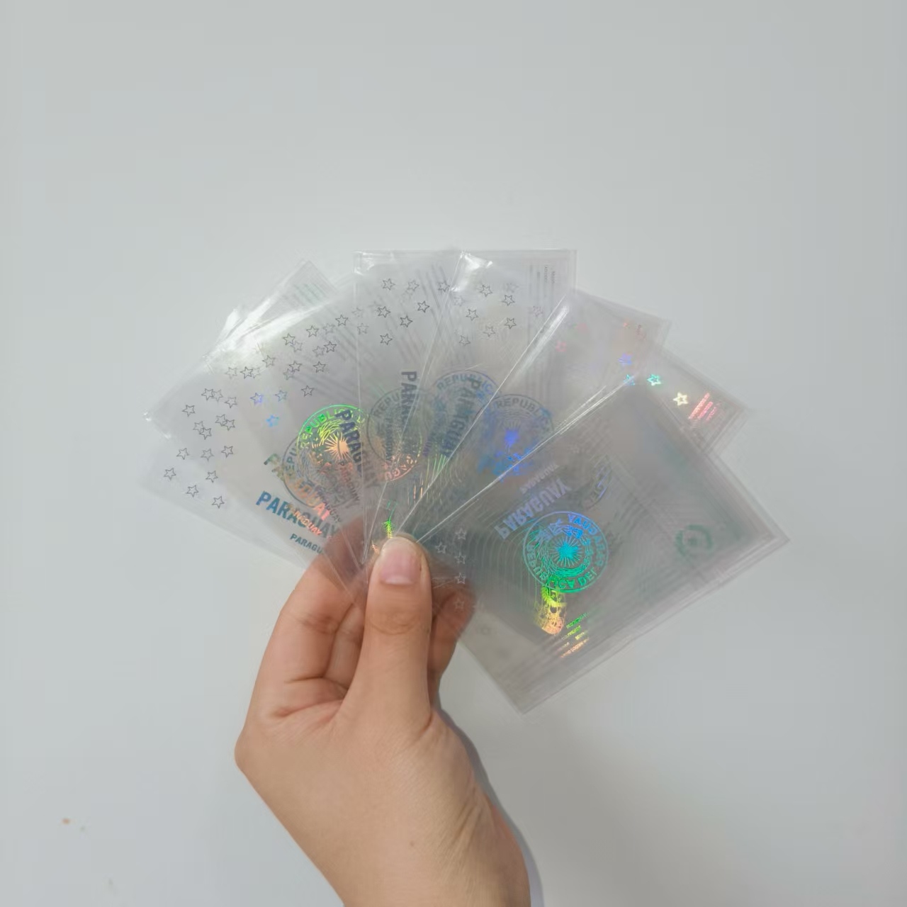 JoJo Pack, Paraguay'a Şeffaf Hologram Kart Çıkartmaları Gemiyor