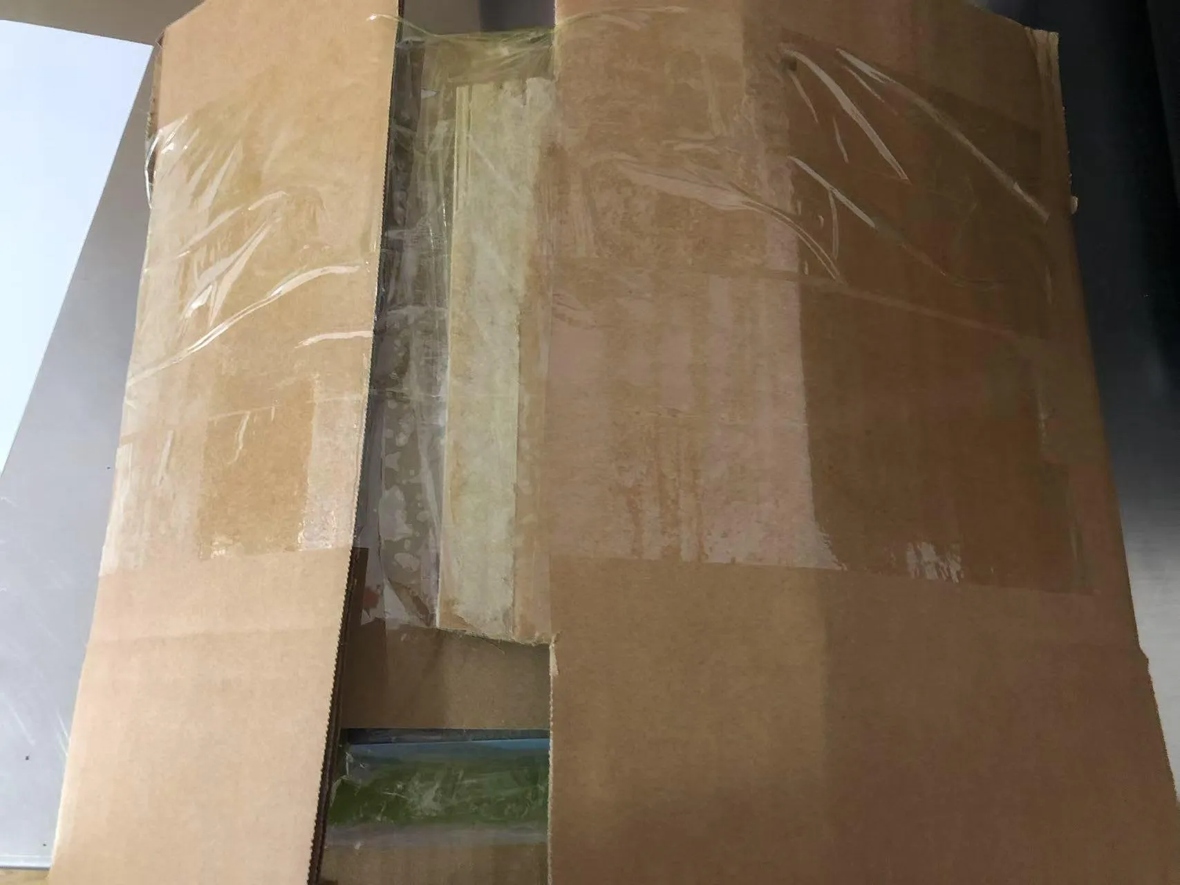 Taşınabilir çocuk çıkartma kitaplarının Uganda'ya gönderilmesindeki ilerleme