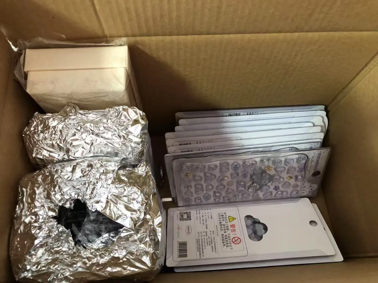 JOJO Paketinin 3D kabartmalı epoksi çıkartmaları