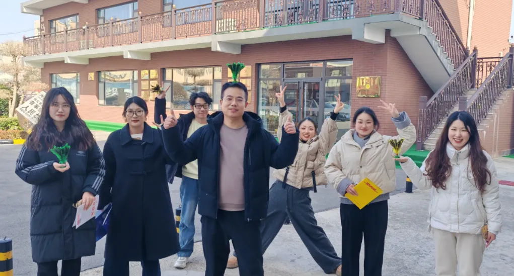 Kısa Öğle Yemeği Raketle Eğlencesiyle Ofise Enerji Veriyor