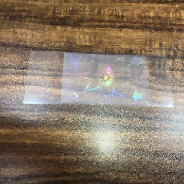 Şeffaf holografik çıkartmalar